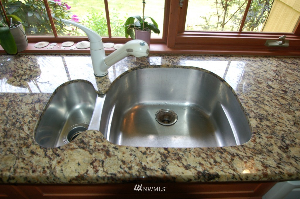 19028 104th Avenue Northeast Bothell, WA 98011 - Photo 7 of 21 Gallery Image 7
