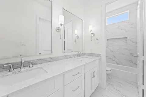 $849,000 | 533 West 27th Street, Houston, TX 77008