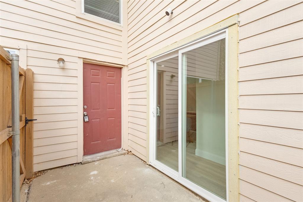 5516 Boca Raton Boulevard, Unit 321 Fort Worth, TX 76112 - Photo 18 of 25 FRONT ENTRY AND PORCH WITH SLIDING DOOR