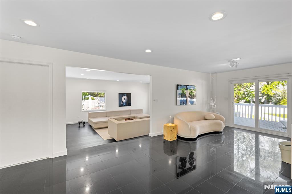 81 Greenwoods Road Old Tappan, NJ 07675 - Photo 10 of 46