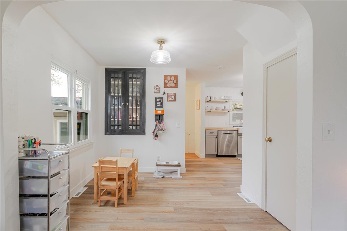 105 Detweiller Street Congerville, IL 61729 - Photo 5 of 36