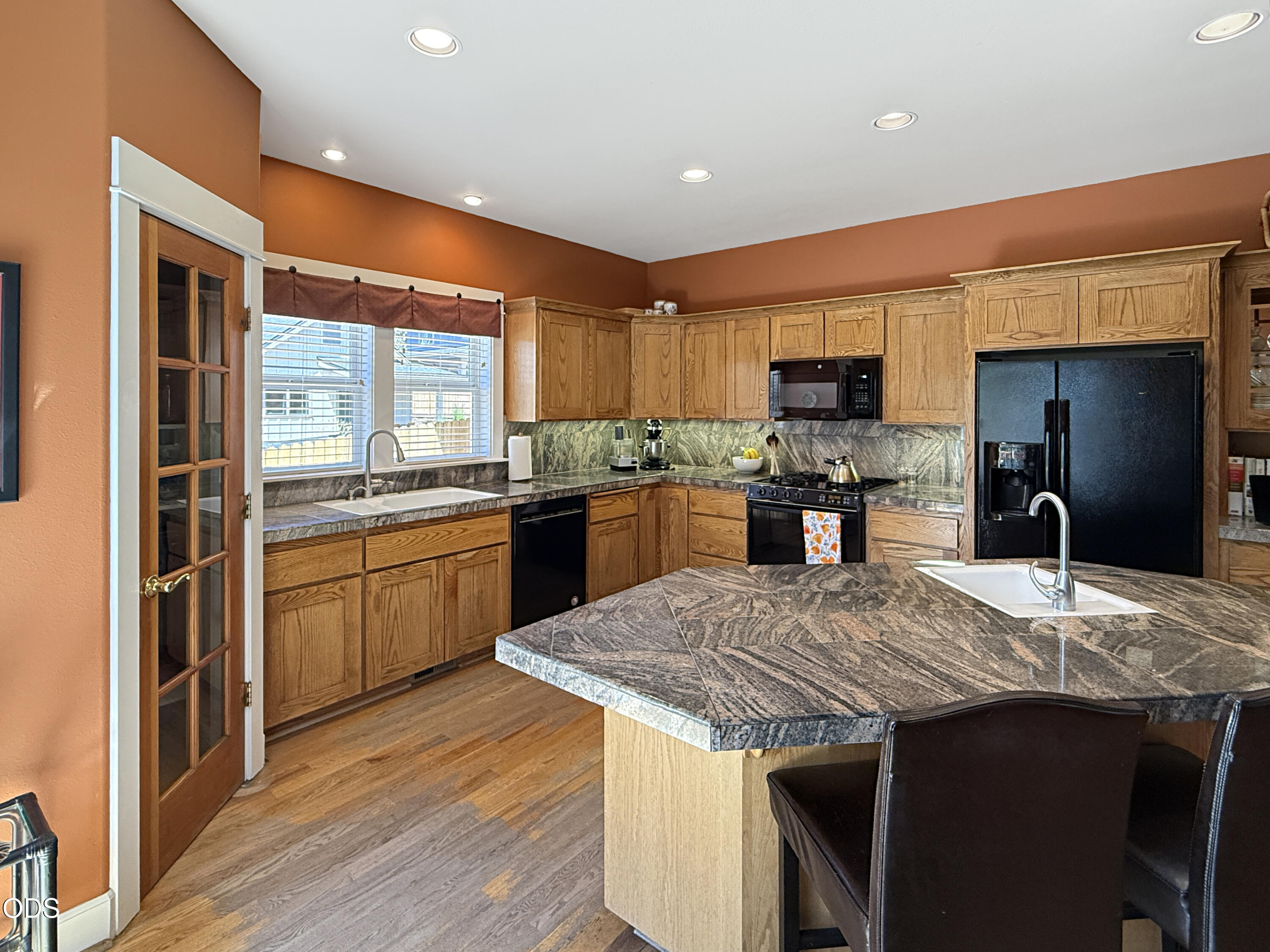 2331 Northwest Awbrey Road Bend, OR 97703 - Photo 13 of 40