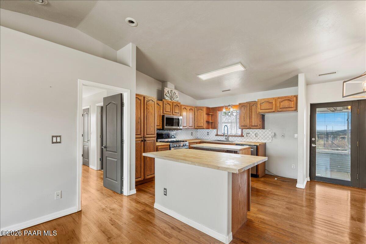 17313 East Lions Crossing Road Dewey, AZ 86327 - Photo 11 of 42 Kitchen