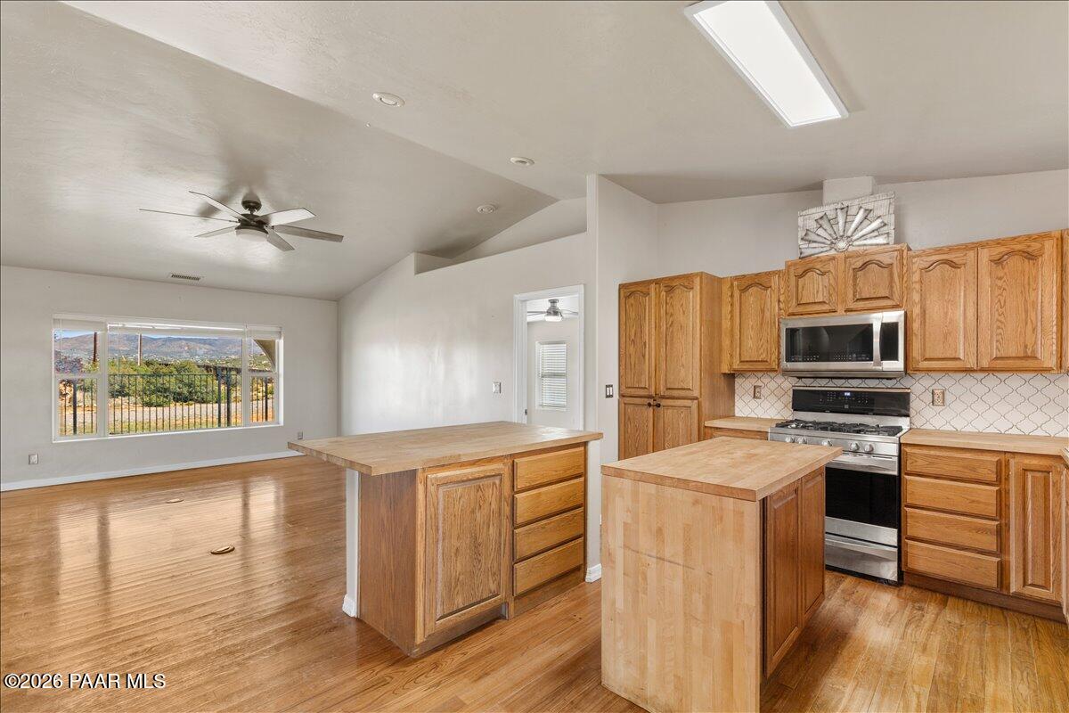 17313 East Lions Crossing Road Dewey, AZ 86327 - Photo 14 of 42 Kitchen