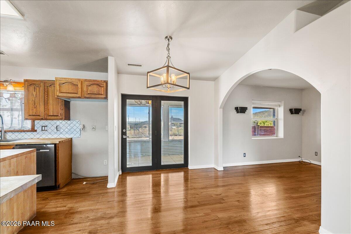 17313 East Lions Crossing Road Dewey, AZ 86327 - Photo 15 of 42 Dining