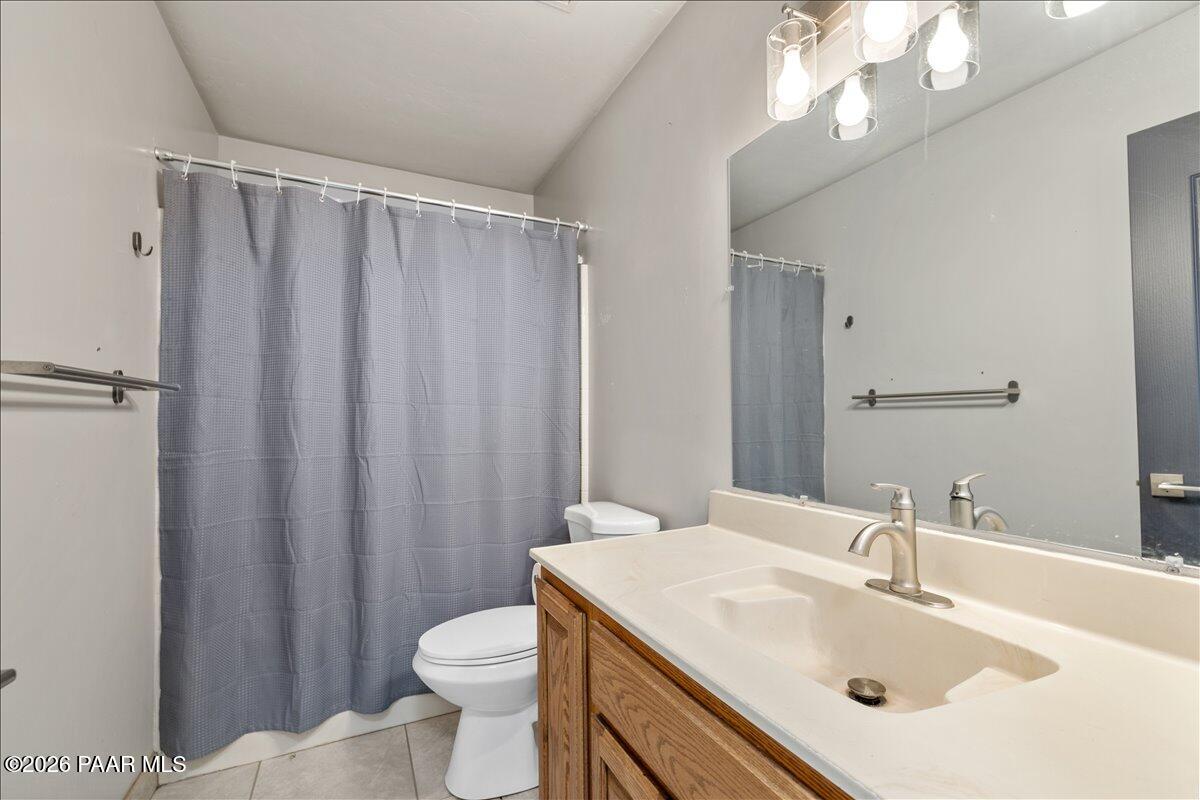 17313 East Lions Crossing Road Dewey, AZ 86327 - Photo 23 of 42 Guest Bathroom