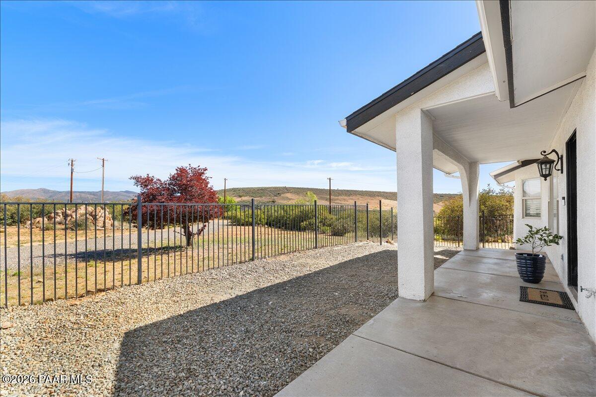 17313 East Lions Crossing Road Dewey, AZ 86327 - Photo 3 of 42 Courtyard