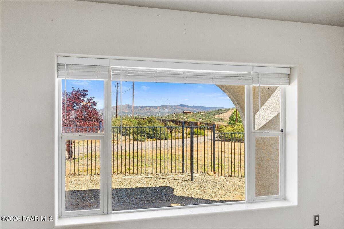 17313 East Lions Crossing Road Dewey, AZ 86327 - Photo 9 of 42 Living Room View
