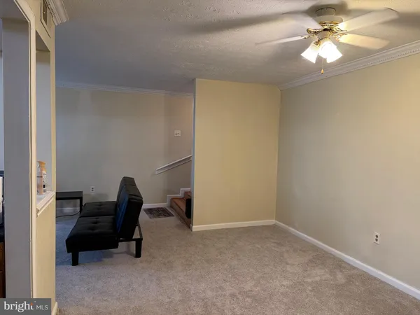$2,100 | 7925 Mandan Road, Unit 204, Greenbelt, MD 20770