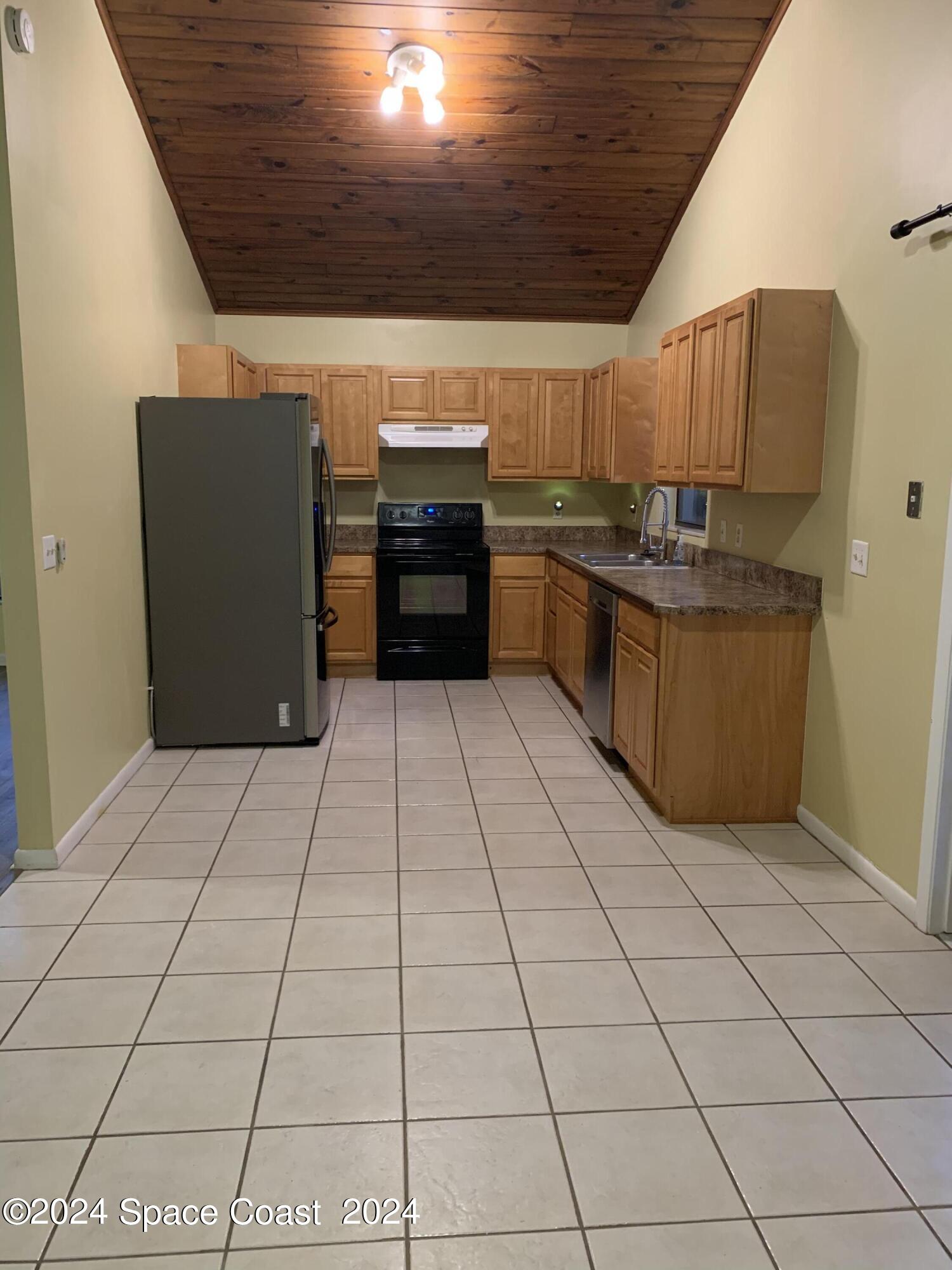 242 Provincial Drive Melbourne, FL 32903 - Photo 4 of 18 2021-02-13 06.56.18