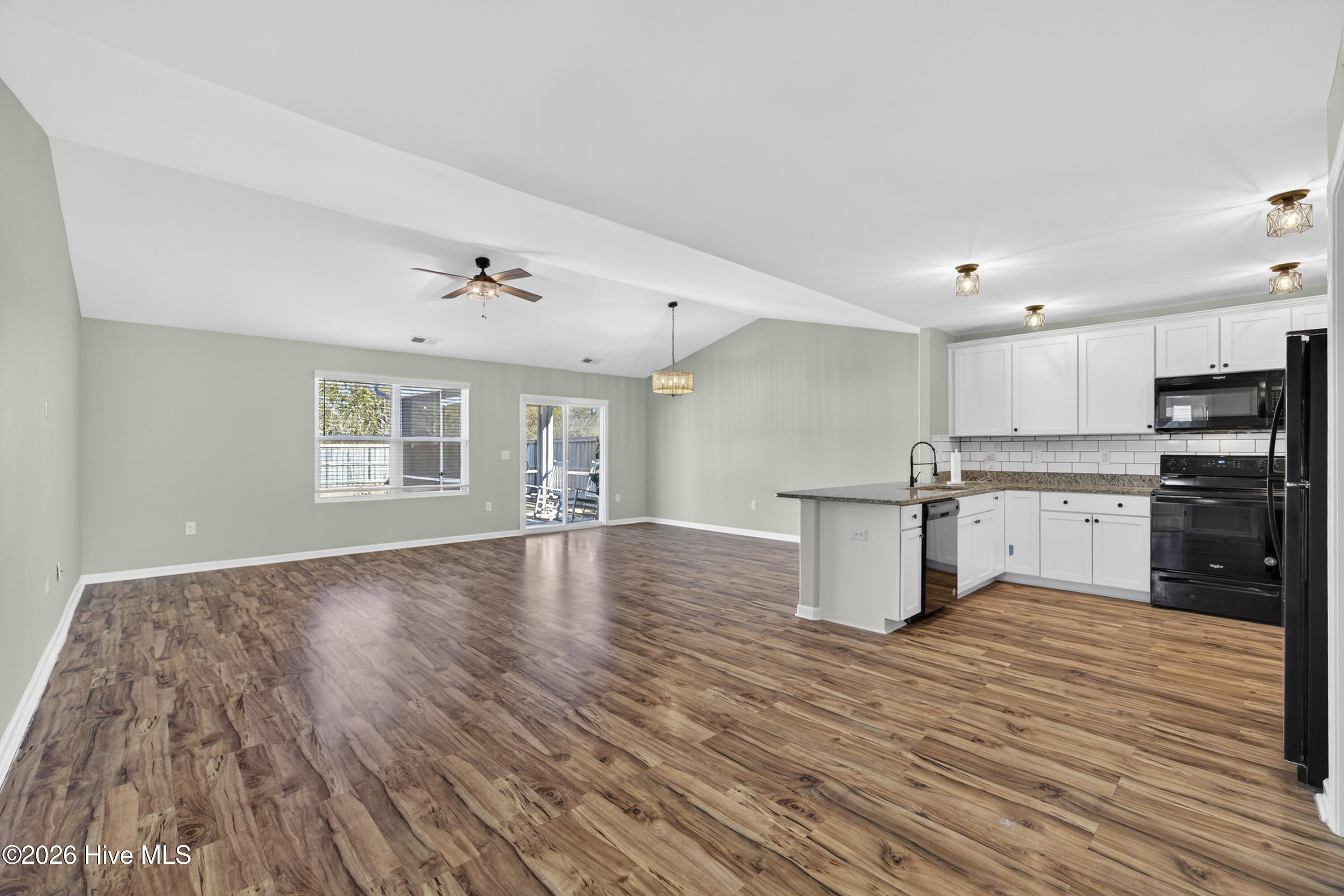 94 West Luminous Way Hampstead, NC 28443 - Photo 7 of 59 94WLuminousWay-15