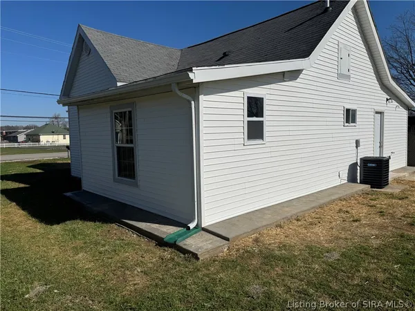 $199,900 | 108 West Main Street, Henryville, IN 47126
