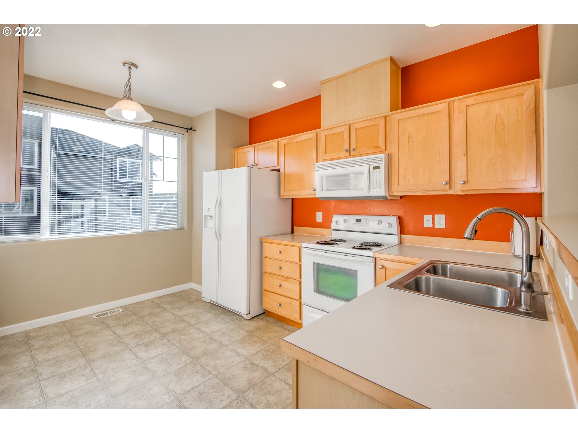 15285 Southwest Sparrow Loop, Unit 102 Beaverton, OR 97007 - Photo 9 of 20 Gallery Image 9