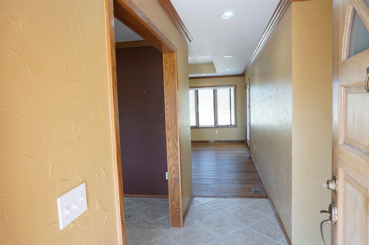 901 Locust Street Perry, OK 73077 - Photo 3 of 45 Gallery Image 3