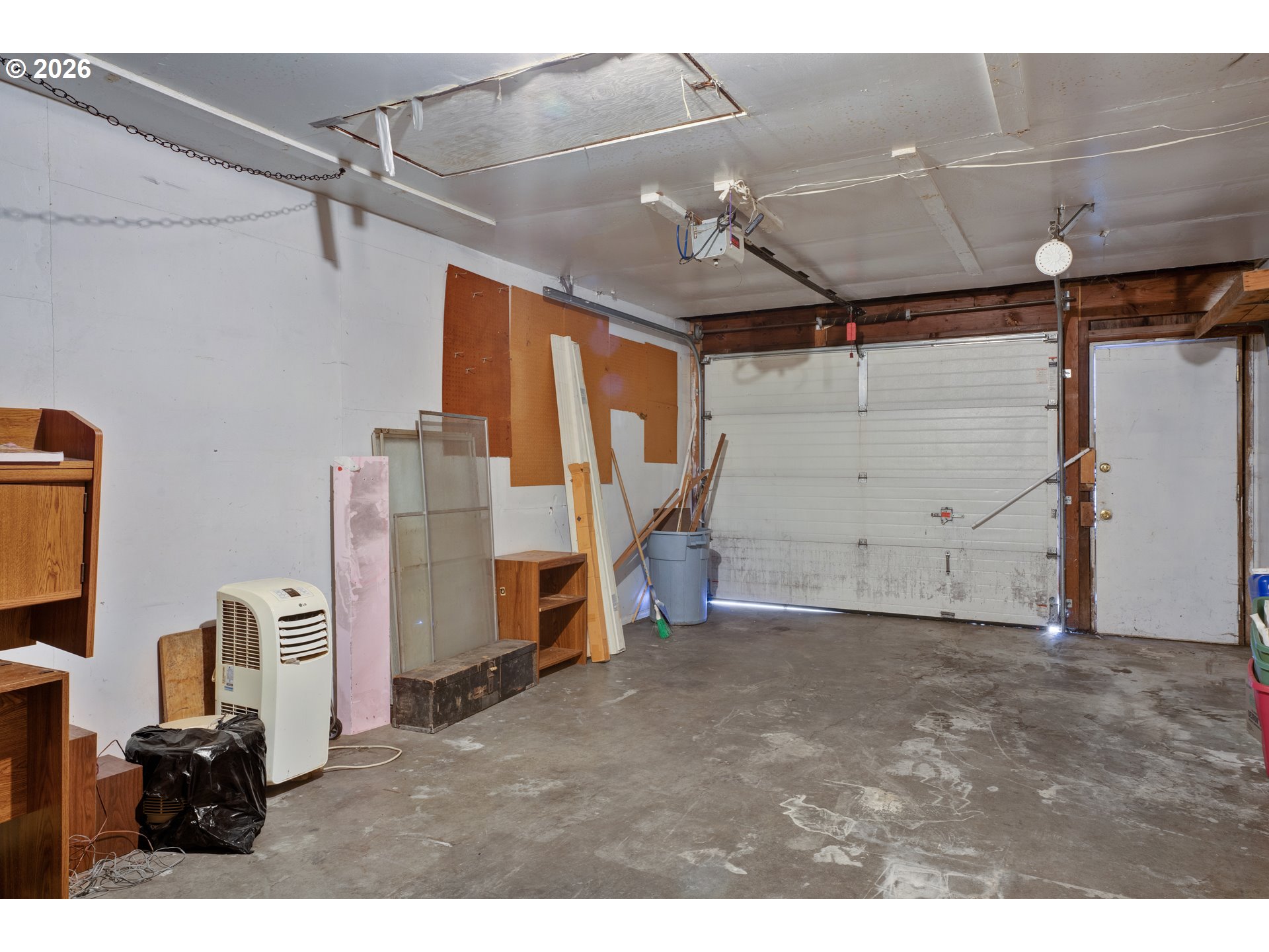3307 Arrowhead Street Eugene, OR 97404 - Photo 35 of 46 a view of a garage