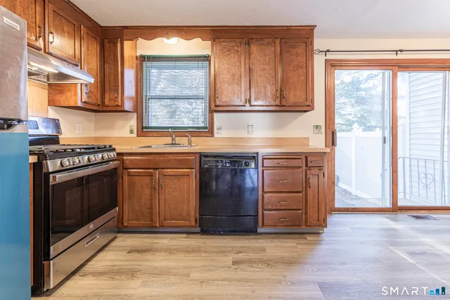 $2,350 | 11 St Marc Circle, Unit O, South Windsor, CT 06074