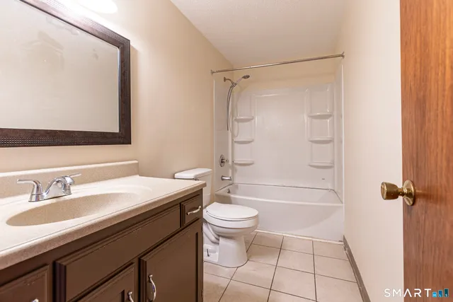 $2,350 | 11 St Marc Circle, Unit O, South Windsor, CT 06074