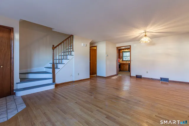 $2,350 | 11 St Marc Circle, Unit O, South Windsor, CT 06074