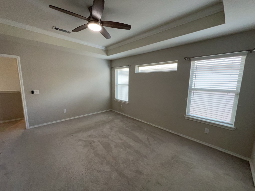 5135 Emma Forest Street Houston, TX 77018 - Photo 17 of 28 a view of an empty room with a window