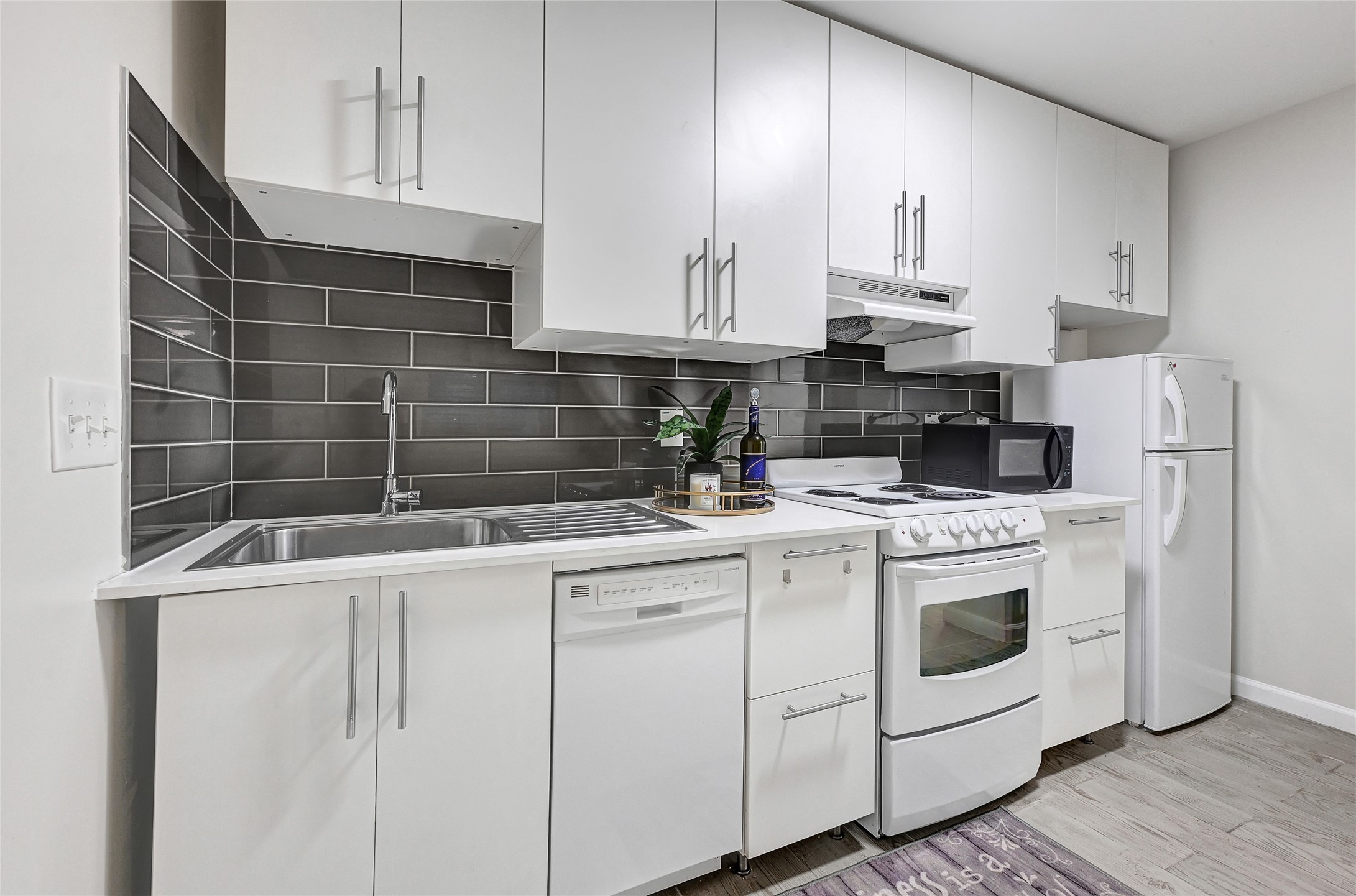 1607 Welch Street, Unit 5 Houston, TX 77006 - Photo 12 of 21