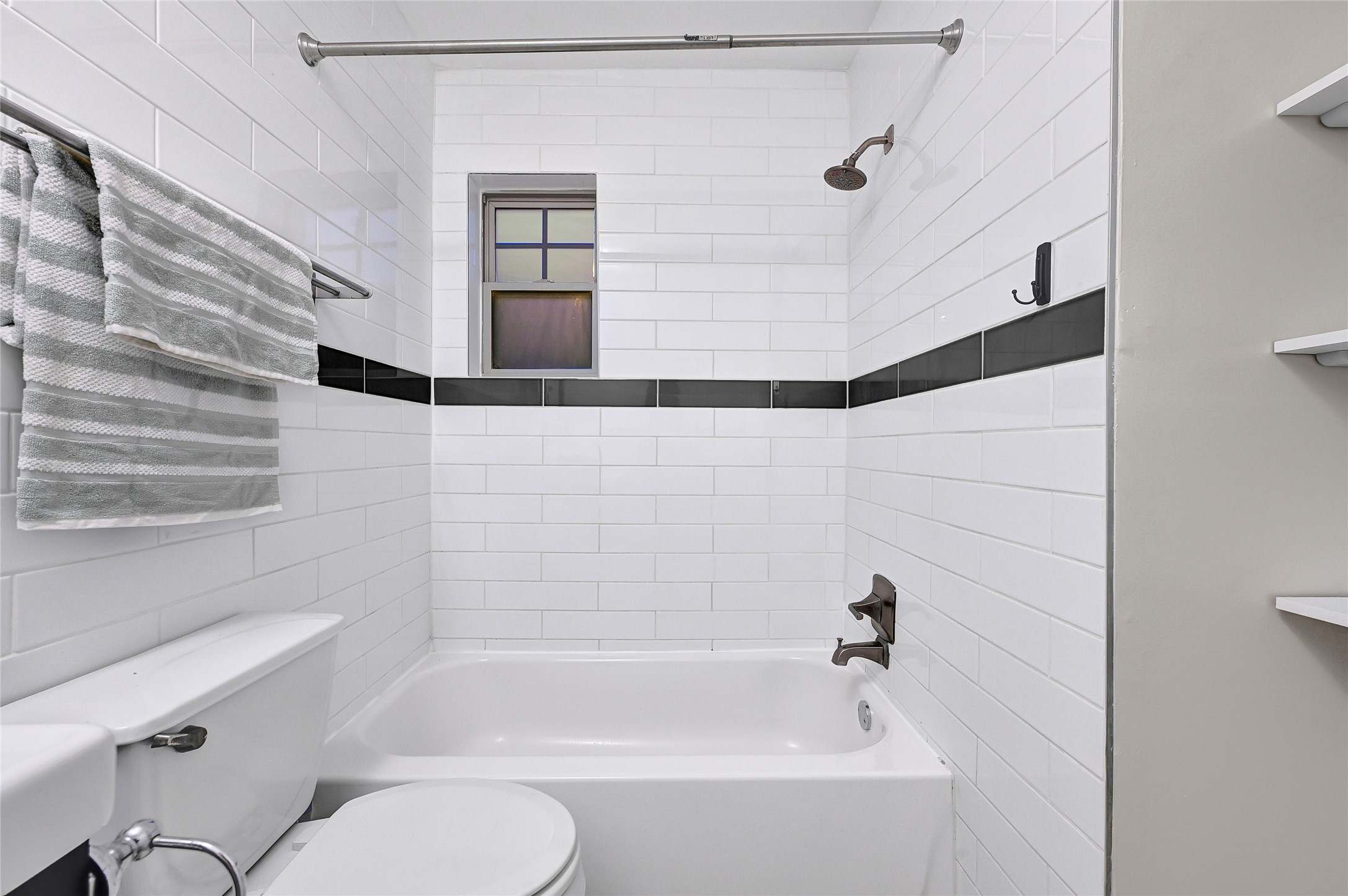 1607 Welch Street, Unit 5 Houston, TX 77006 - Photo 14 of 21