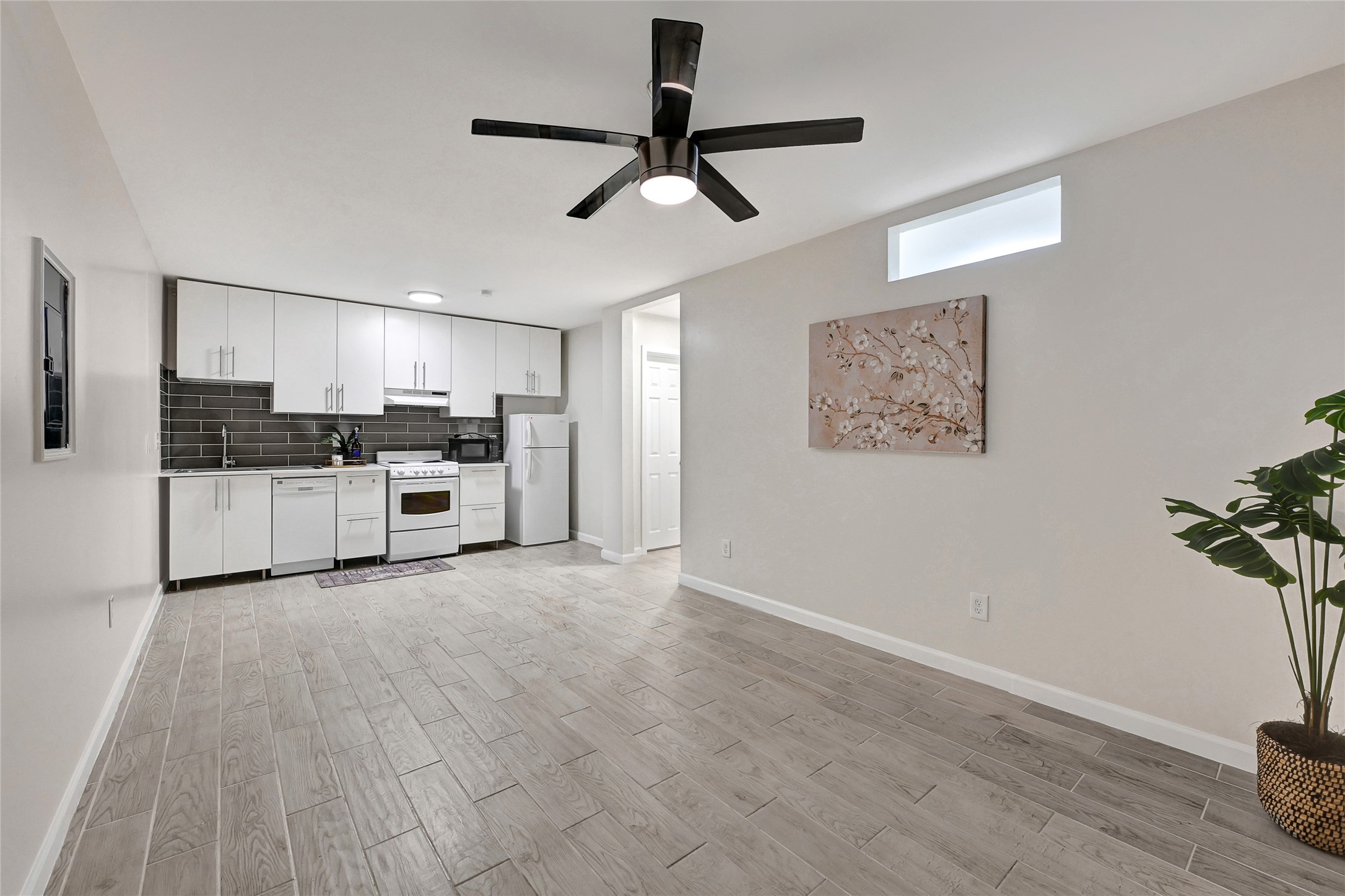 1607 Welch Street, Unit 5 Houston, TX 77006 - Photo 2 of 21