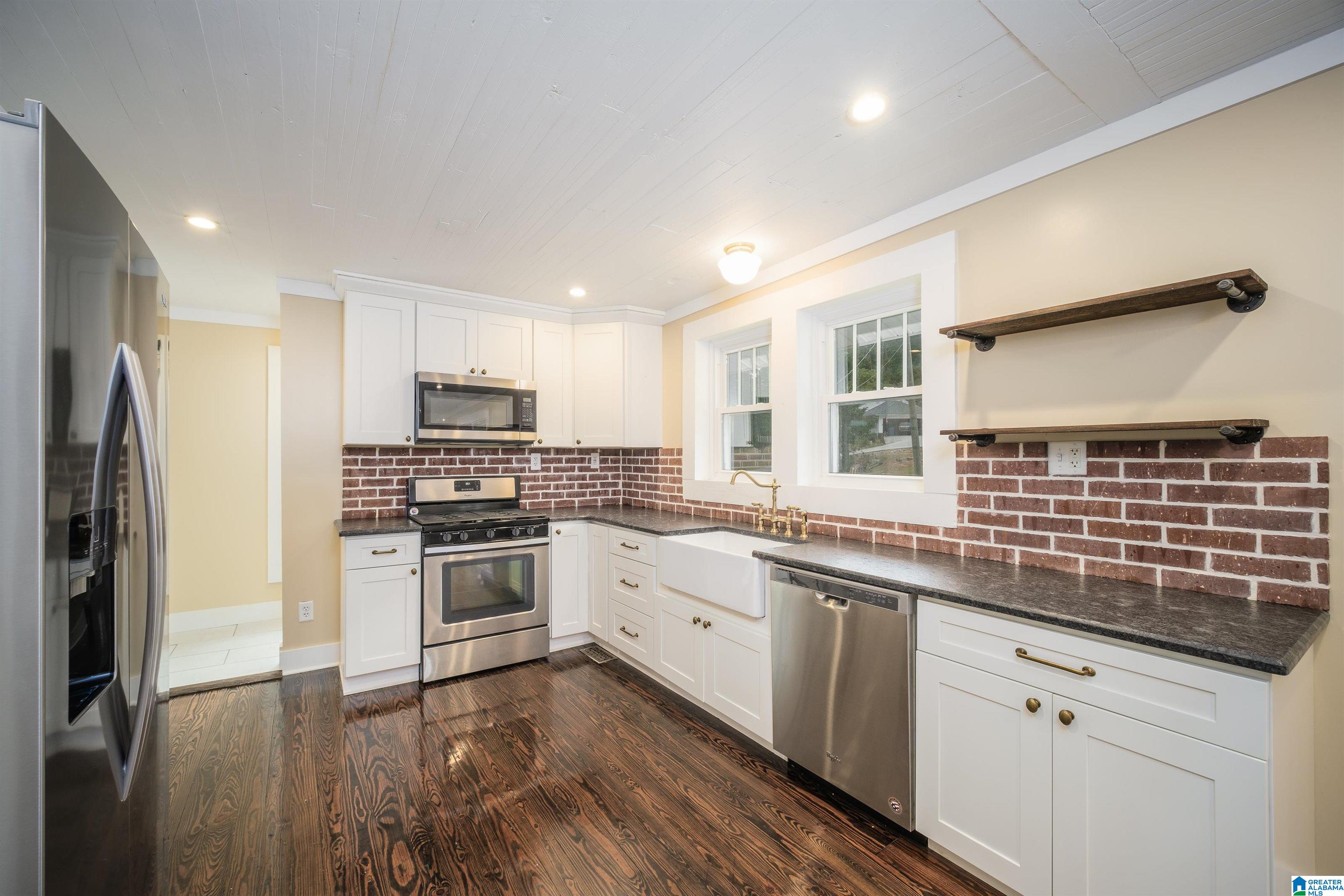 311 C Street North Oneonta, AL 35121 - Photo 6 of 32