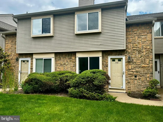 $369,000 | 102 Teal Court, East Windsor, NJ 08520