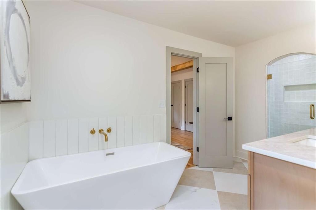 4956 Mountclaire Road Stone Mountain, GA 30087 - Photo 30 of 61