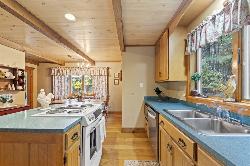 717 Tipton Rock Road Southbridge, MA 01550 - Photo 11 of 34 Gallery Image 11