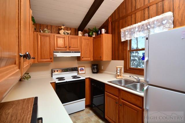 218 Lakeledge Road Beech Mountain, NC 28604 - Photo 2 of 12 Gallery Image 2