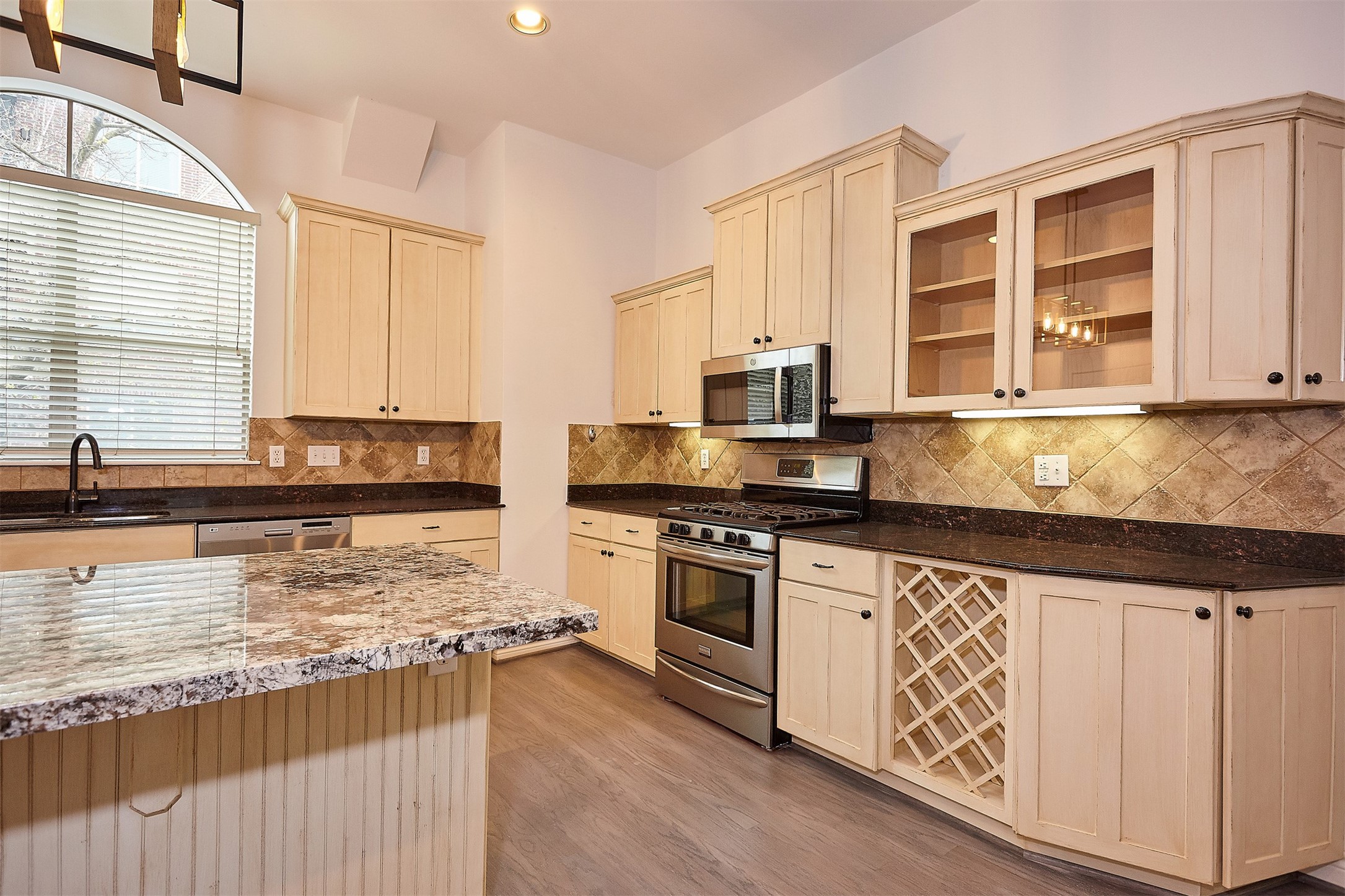 110 Detering Street Houston, TX 77007 - Photo 9 of 41
