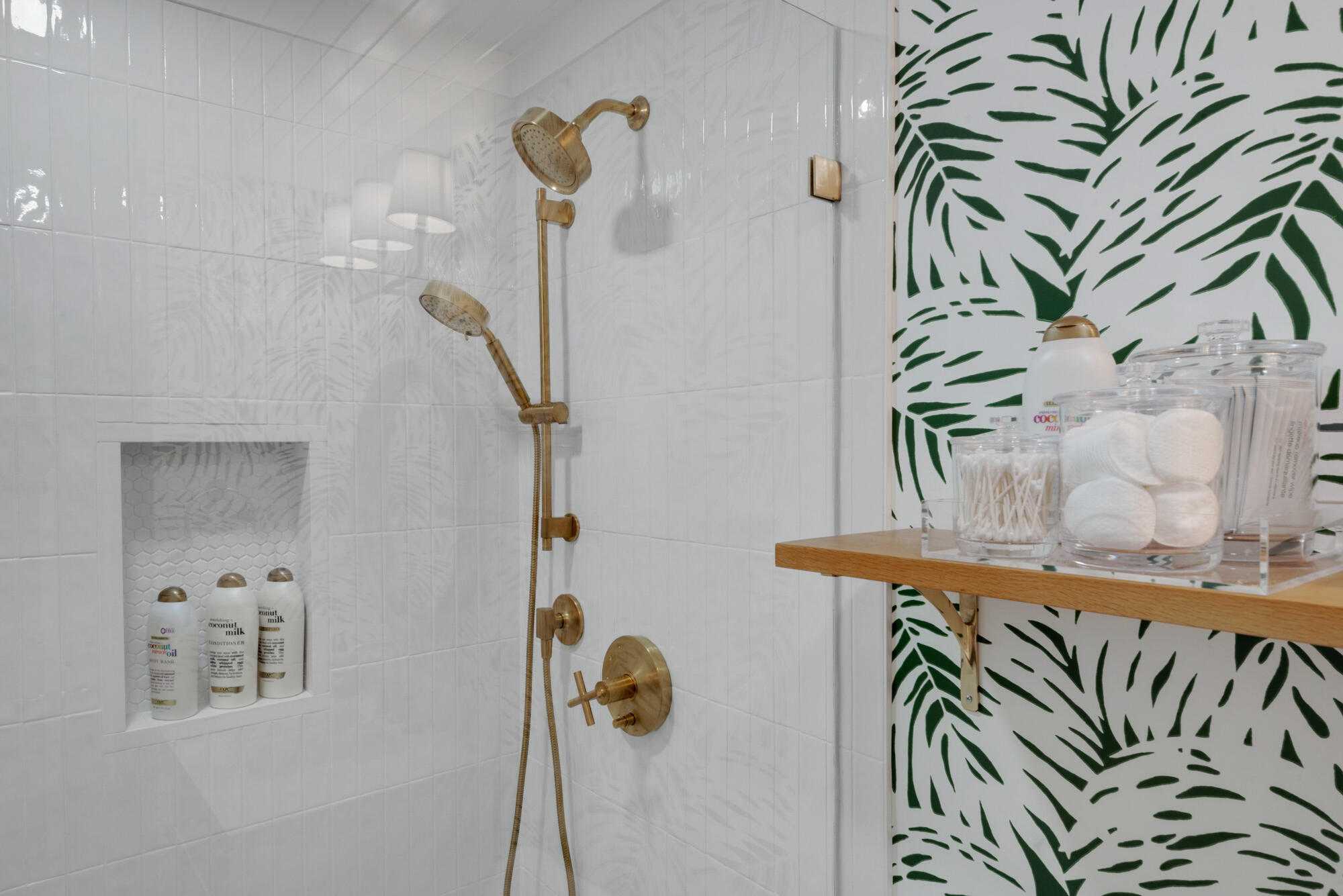 4984 West County Highway 30A, Unit 5B Santa Rosa Beach, FL 32459 - Photo 13 of 46 a view of entryway with a table and chairs