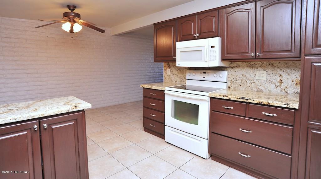 8332 East Rolling Ridge Street Tucson, AZ 85710 - Photo 19 of 49
