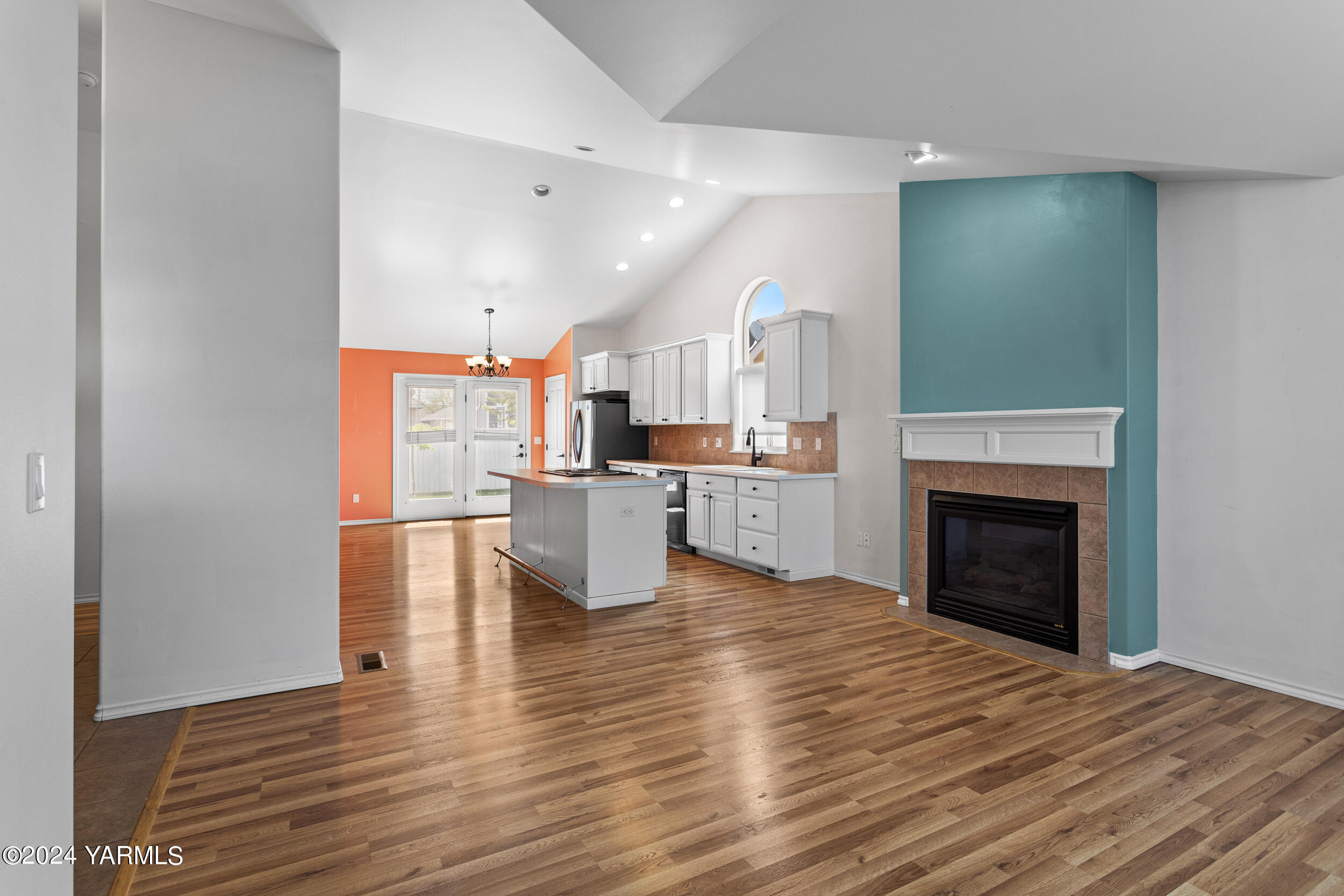 8602 Midvale Road Yakima, WA 98908 - Photo 9 of 32 .