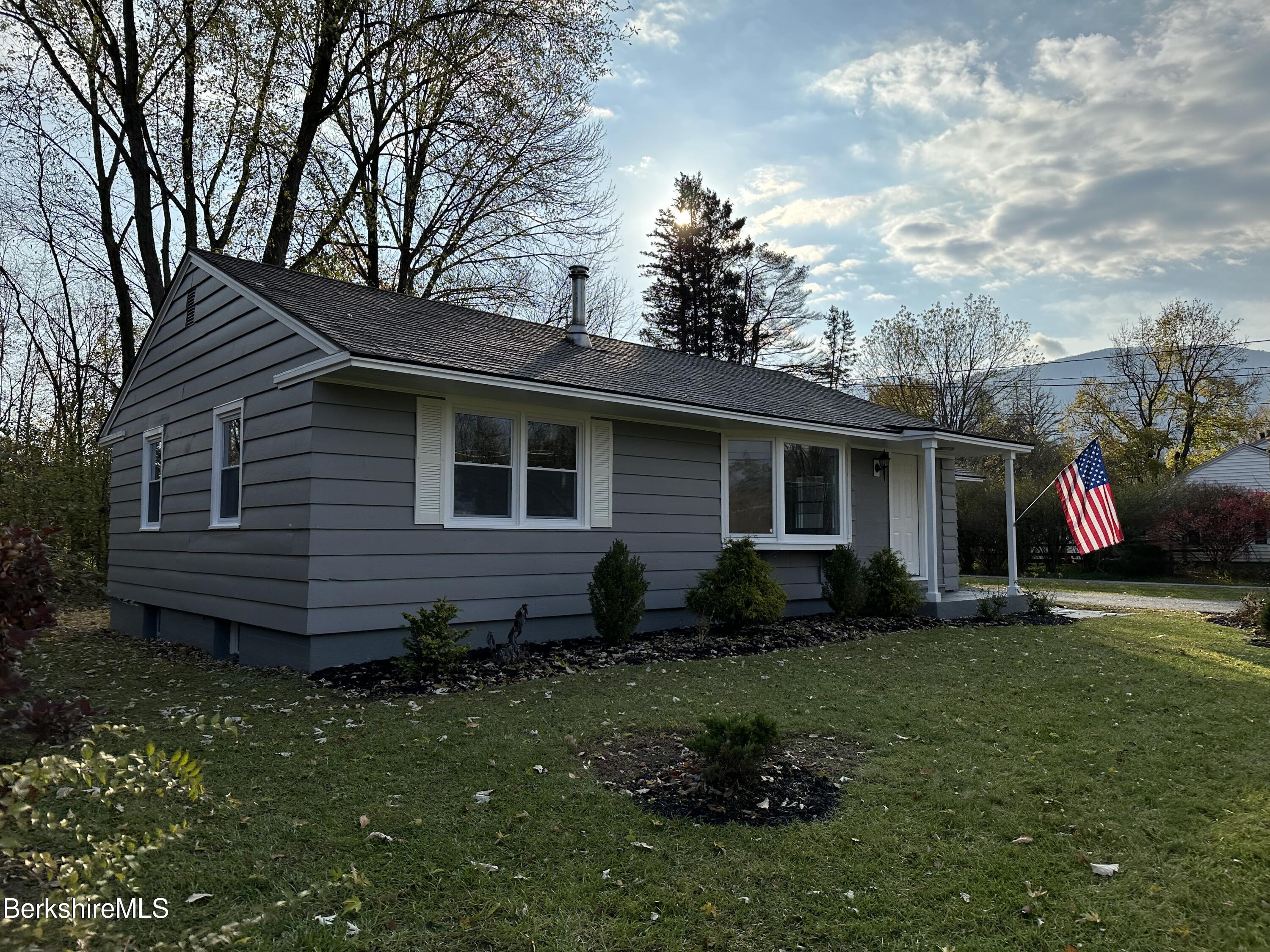 58 Luce Road Williamstown, MA 01267 - Photo 4 of 32 Left