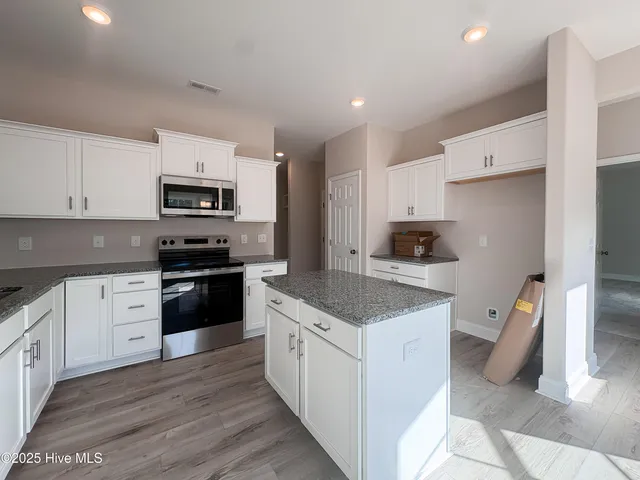 $479,900 | 912 Wild Azalea Way, Hubert, NC 28539