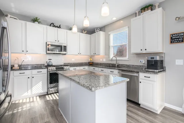 $489,000 | 857 Great Falls Drive, Volo, IL 60073