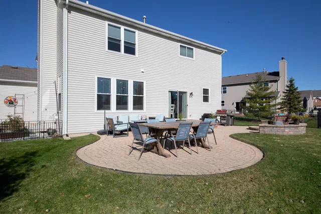 $489,000 | 857 Great Falls Drive, Volo, IL 60073