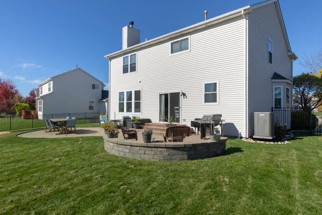 $489,000 | 857 Great Falls Drive, Volo, IL 60073