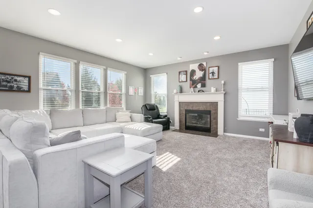 $489,000 | 857 Great Falls Drive, Volo, IL 60073