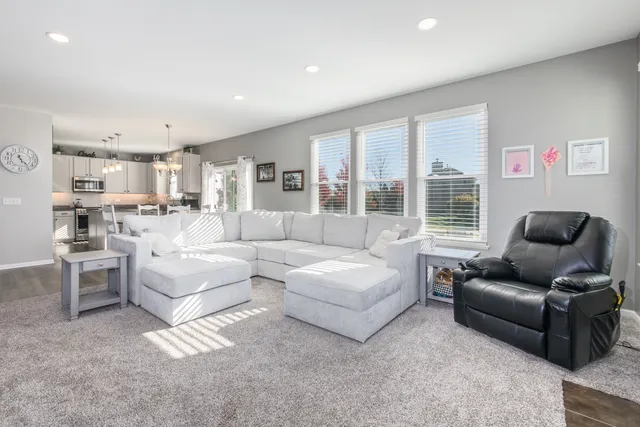 $489,000 | 857 Great Falls Drive, Volo, IL 60073