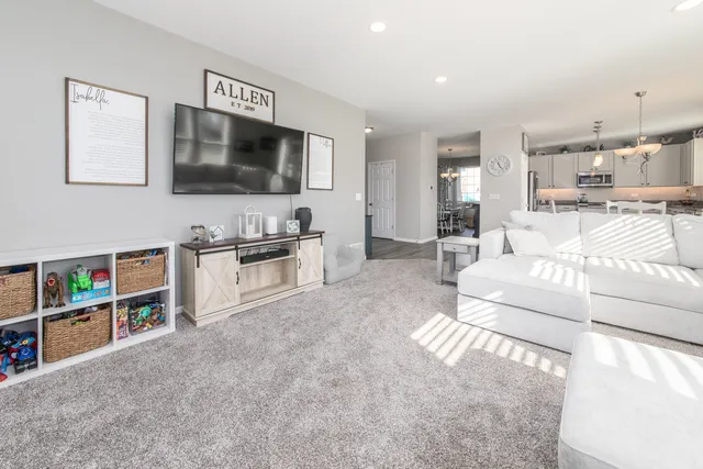 $489,000 | 857 Great Falls Drive, Volo, IL 60073