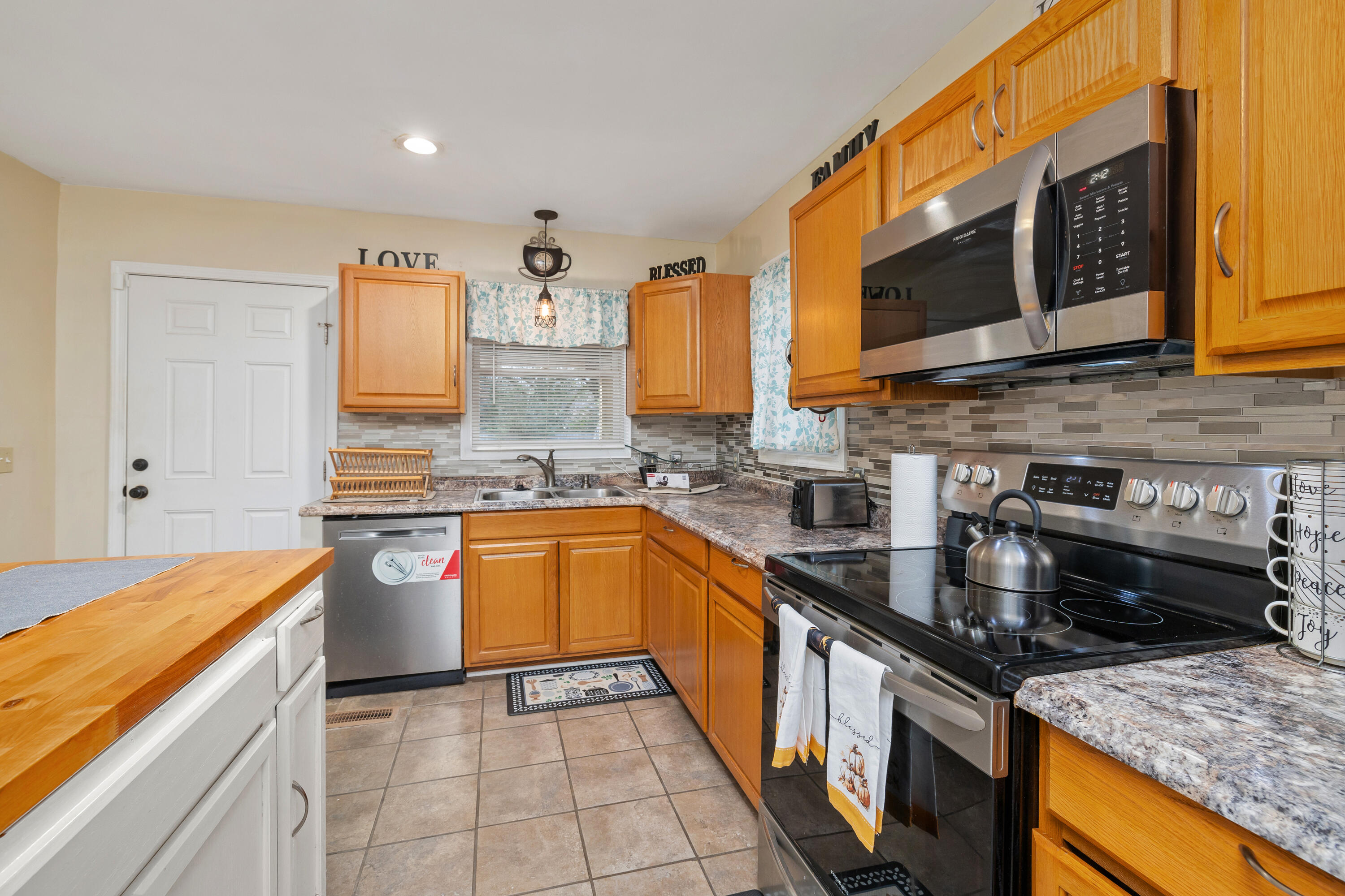960 Morningside Drive Sumter, SC 29153 - Photo 7 of 30