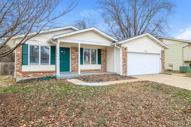 $2,155 | 15533 Ninety-Seventh Avenue, Florissant, MO 63034