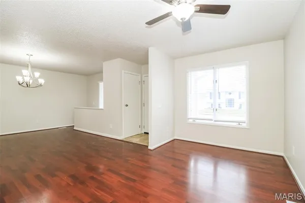 $2,155 | 15533 Ninety-Seventh Avenue, Florissant, MO 63034