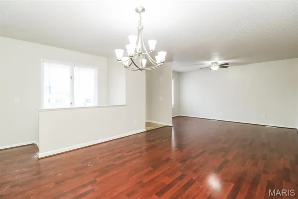$2,155 | 15533 Ninety-Seventh Avenue, Florissant, MO 63034