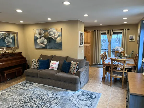 $275,000 | 1655 West Sauvignon Drive, Tucson, AZ 85746