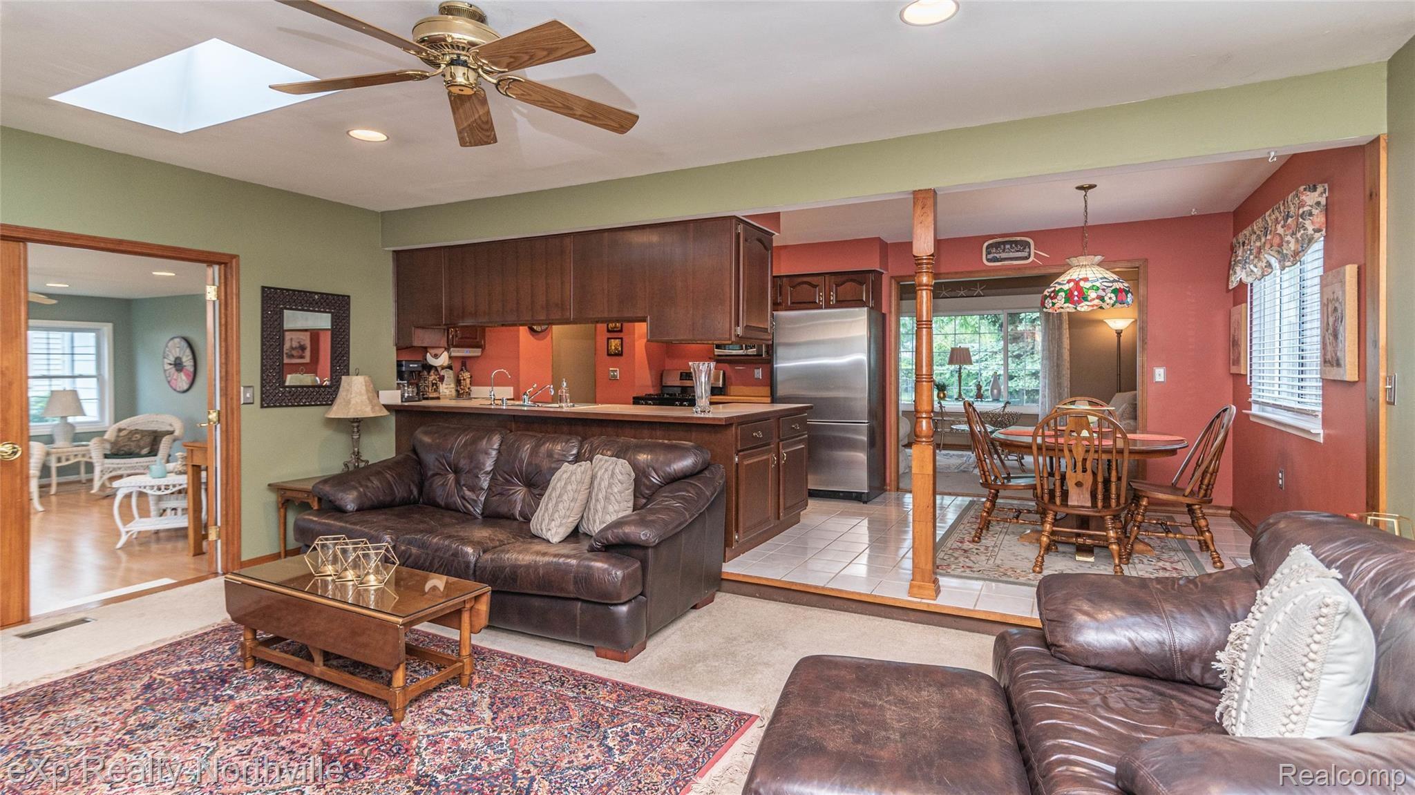 837 Meadowlake Road Canton, MI 48188 - Photo 25 of 51 024_17.jpg