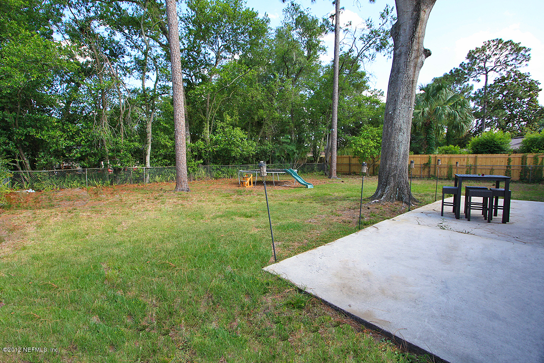 819 Barbados Road Jacksonville, FL 32216 - Photo 17 of 20 Backyard